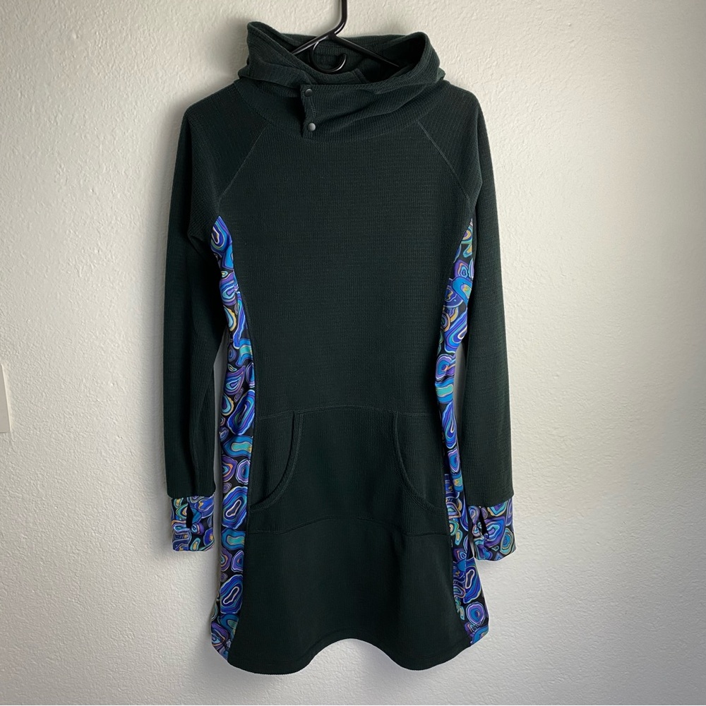 Kind Apparel Youer Dress Size Medium Long Sleeve Black Grid Fleece Agate Print